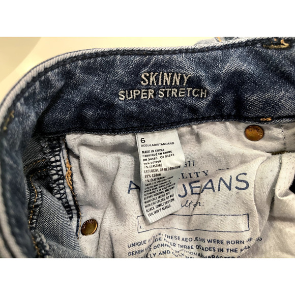 American Eagle Outfitters Denim Cut Off Shorts Size 6 - Picture 2 of 6